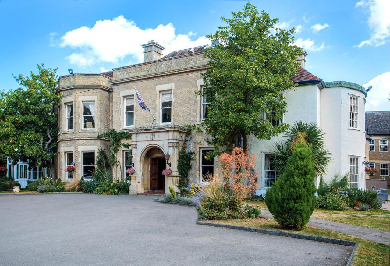 Woodland Manor Hotel Bedford Exteriör bild